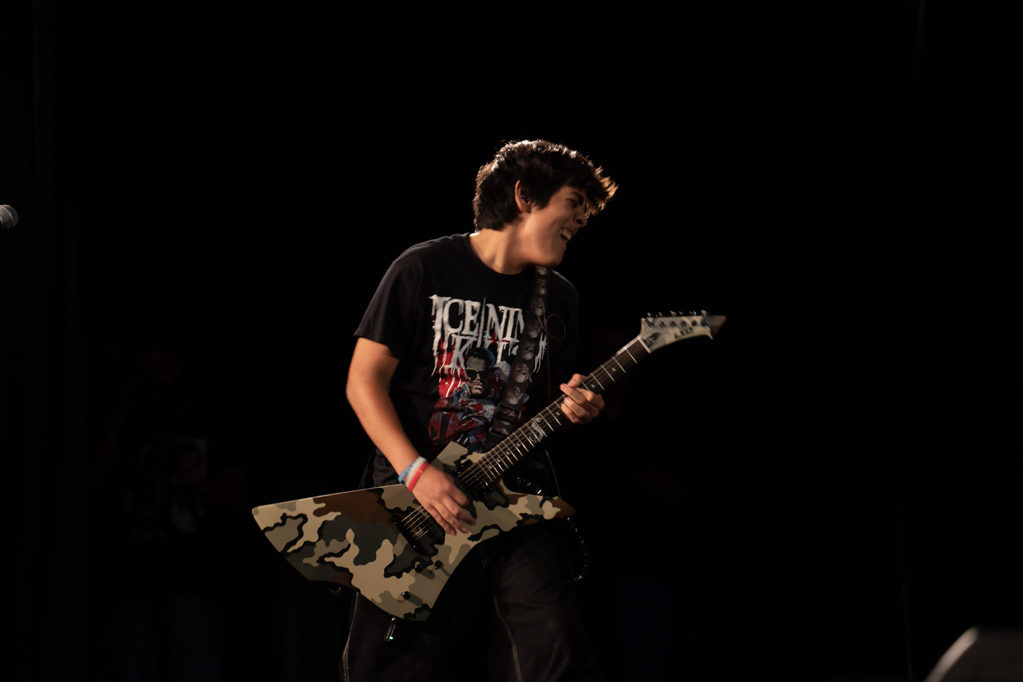 Enrique Mattos - Guitar / Backing Vocals